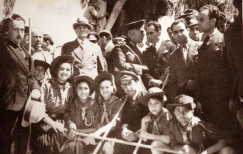 Fotoğraflarla Atatürk'ün çocuk sevgisi