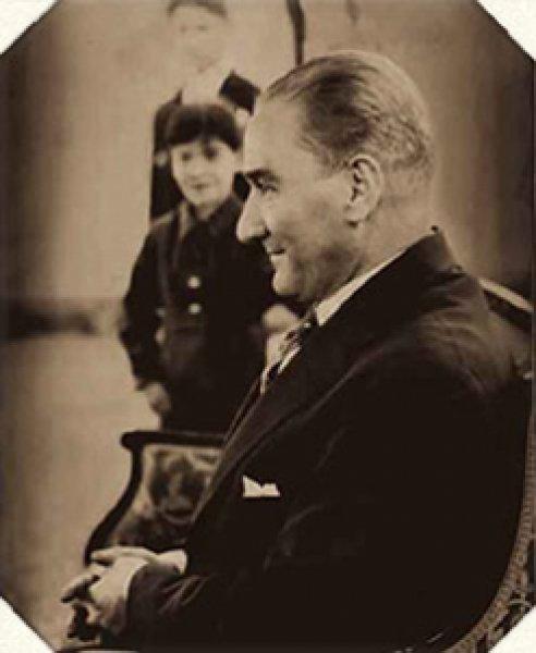 Fotoğraflarla Atatürk'ün çocuk sevgisi