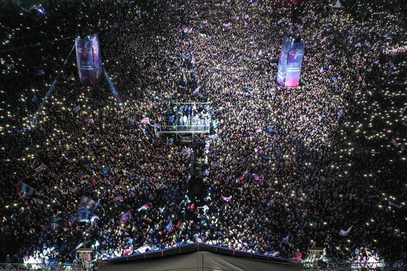 Trabzonspor, şampiyonluğu İstanbul'da kutladı