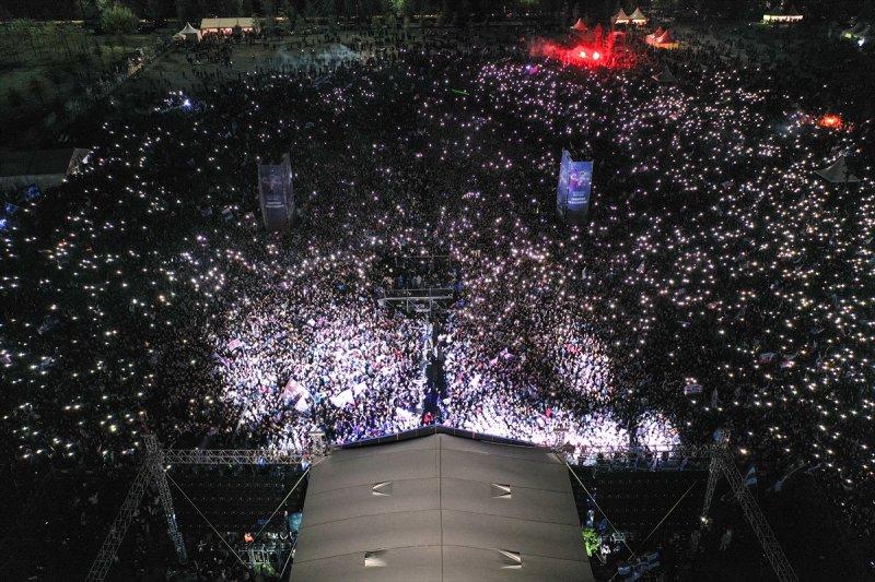 Trabzonspor, şampiyonluğu İstanbul'da kutladı