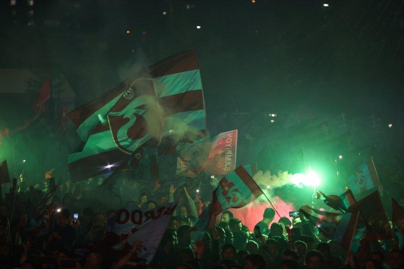 Trabzonspor, şampiyonluğu İstanbul'da kutladı