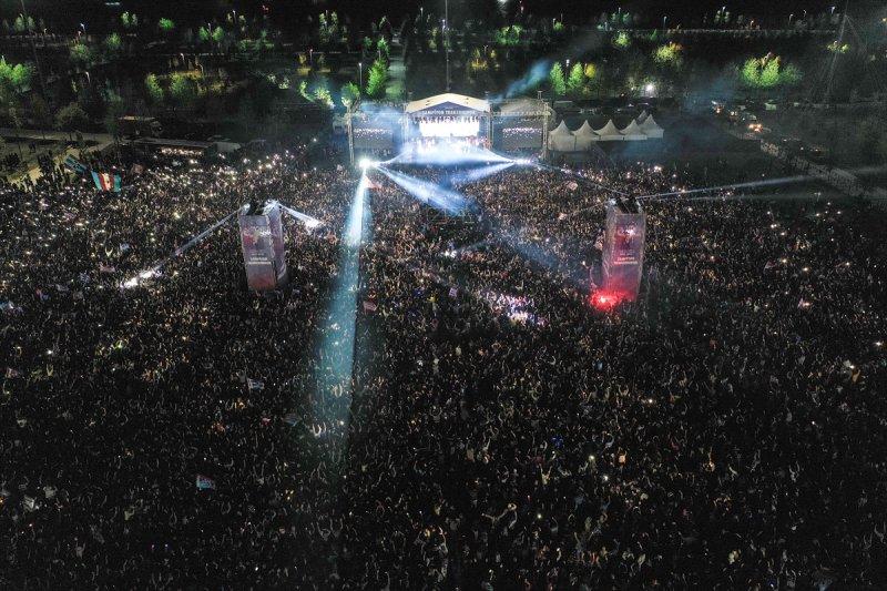 Trabzonspor, şampiyonluğu İstanbul'da kutladı