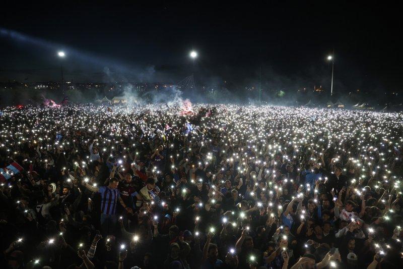 Trabzonspor, şampiyonluğu İstanbul'da kutladı
