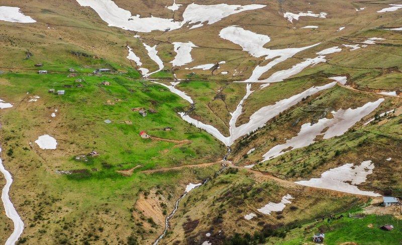 Limni Gölü, baharla birlikte ziyarete açıldı