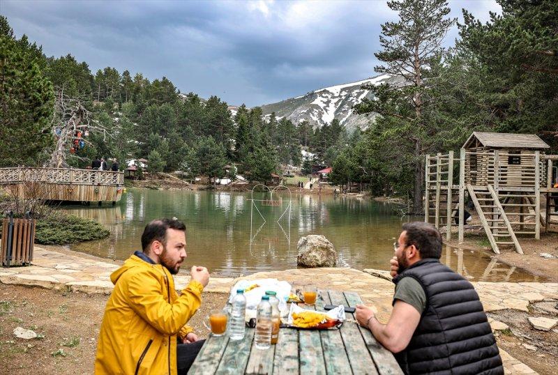 Limni Gölü, baharla birlikte ziyarete açıldı