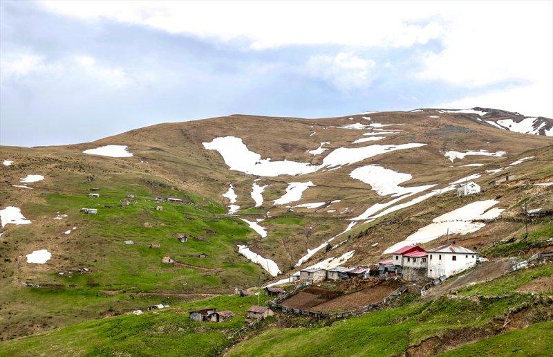 Limni Gölü, baharla birlikte ziyarete açıldı