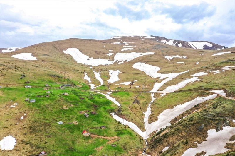 Limni Gölü, baharla birlikte ziyarete açıldı