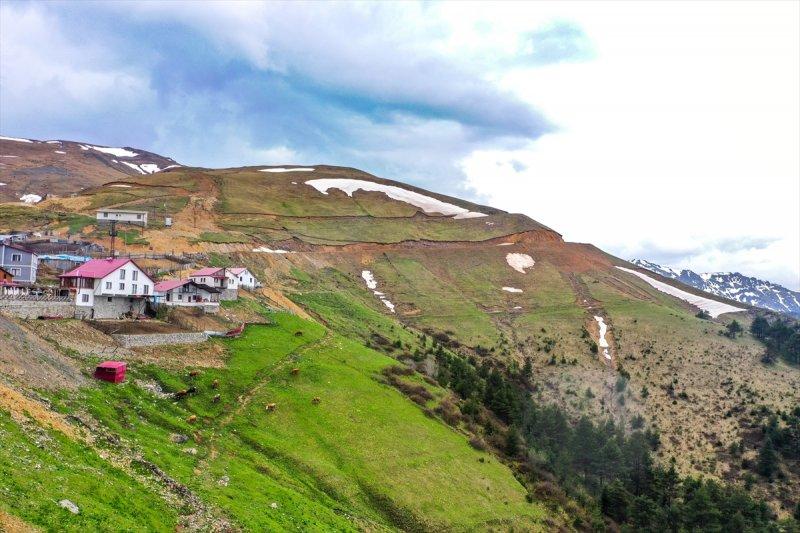 Limni Gölü, baharla birlikte ziyarete açıldı