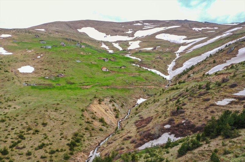Limni Gölü, baharla birlikte ziyarete açıldı