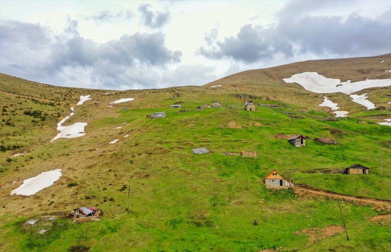 Limni Gölü, baharla birlikte ziyarete açıldı