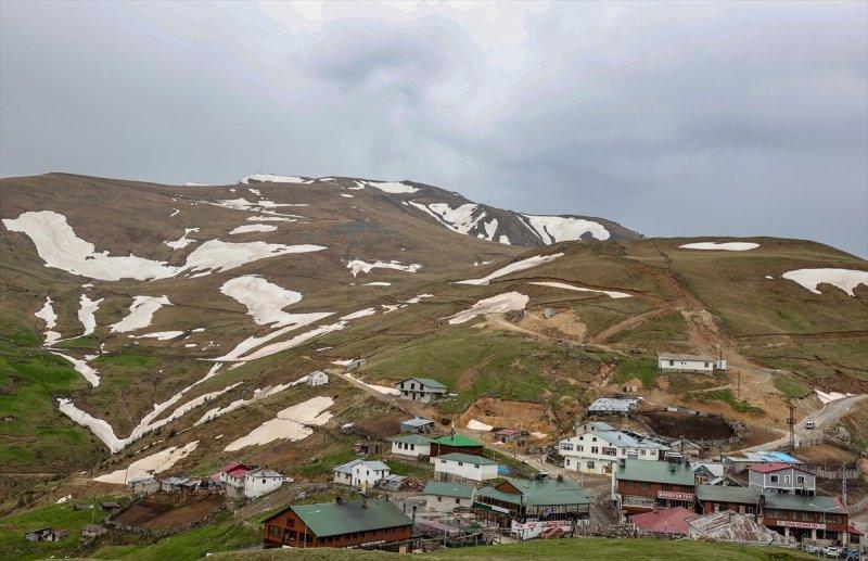 Limni Gölü, baharla birlikte ziyarete açıldı
