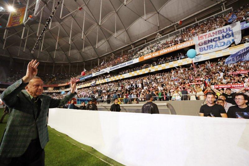 Adana'da AK Parti Gençlik Şöleni etkinliği düzenlendi