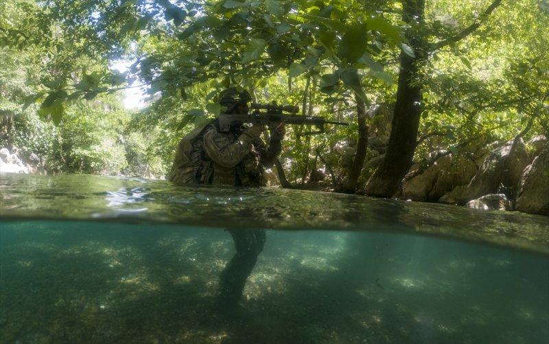 TSK Isparta'da, dünyanın en zorları arasında yer alan askeri eğitimi veriyor