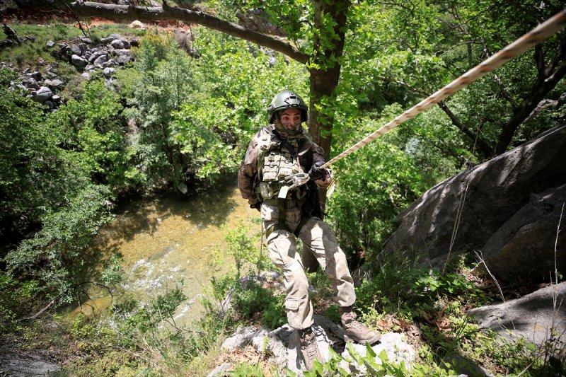 TSK Isparta'da, dünyanın en zorları arasında yer alan askeri eğitimi veriyor