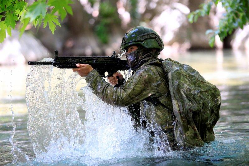 TSK Isparta'da, dünyanın en zorları arasında yer alan askeri eğitimi veriyor