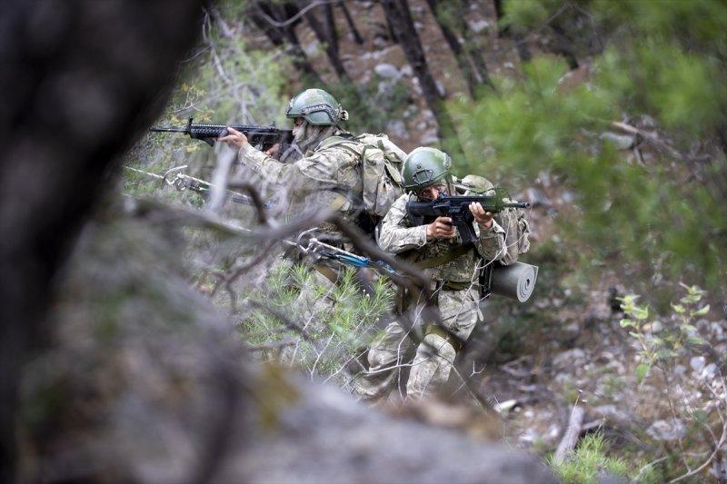 TSK Isparta'da, dünyanın en zorları arasında yer alan askeri eğitimi veriyor