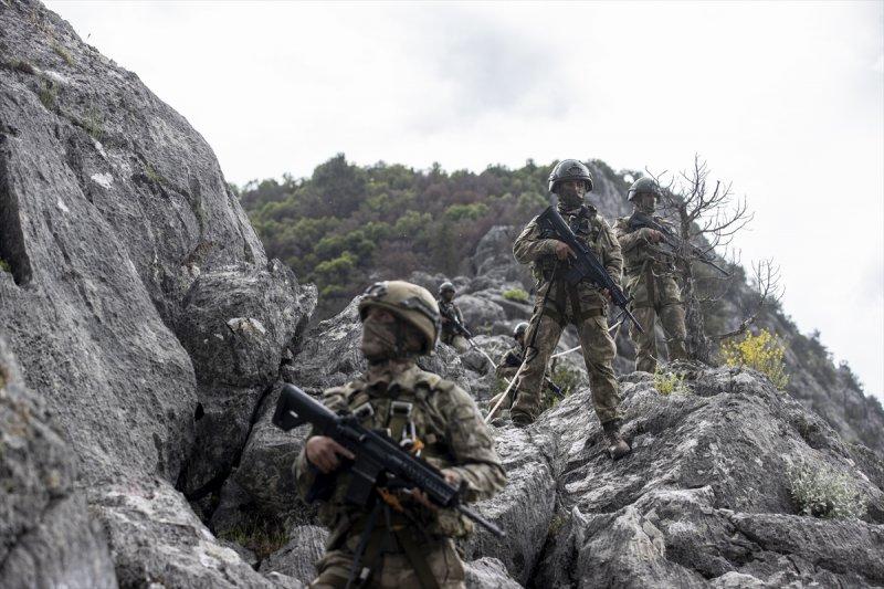 TSK Isparta'da, dünyanın en zorları arasında yer alan askeri eğitimi veriyor