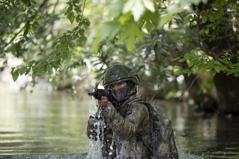 TSK Isparta'da, dünyanın en zorları arasında yer alan askeri eğitimi veriyor