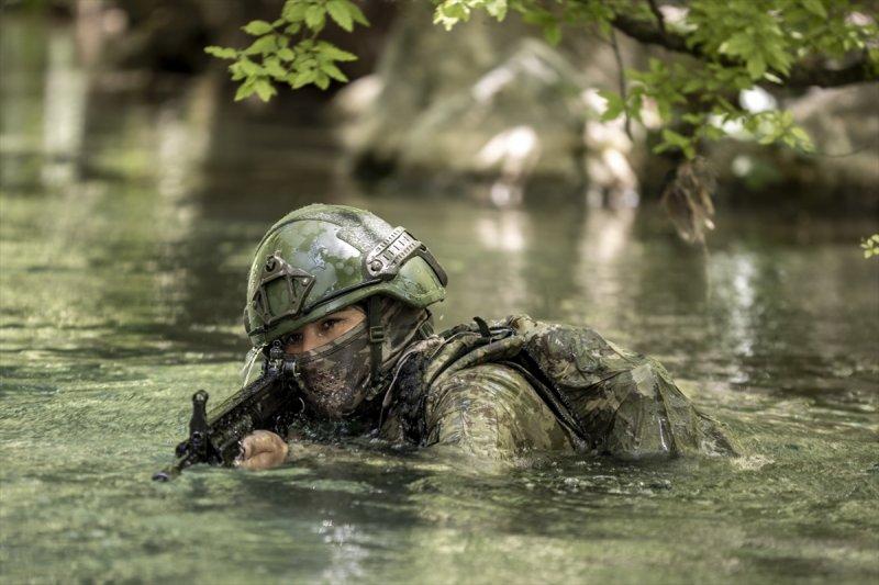 TSK Isparta'da, dünyanın en zorları arasında yer alan askeri eğitimi veriyor