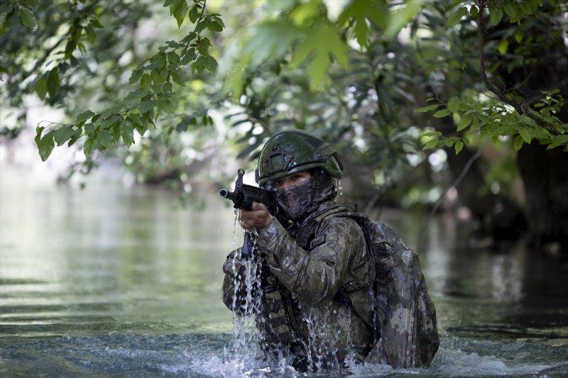 TSK Isparta'da, dünyanın en zorları arasında yer alan askeri eğitimi veriyor