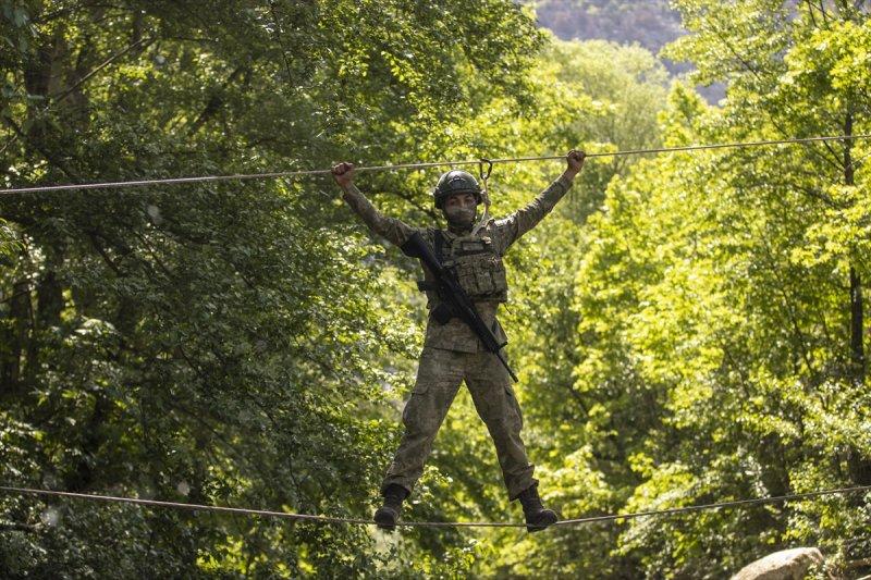 TSK Isparta'da, dünyanın en zorları arasında yer alan askeri eğitimi veriyor