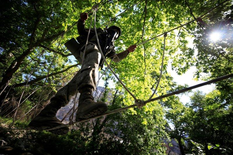 TSK Isparta'da, dünyanın en zorları arasında yer alan askeri eğitimi veriyor