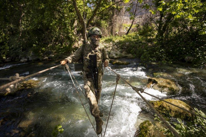 TSK Isparta'da, dünyanın en zorları arasında yer alan askeri eğitimi veriyor