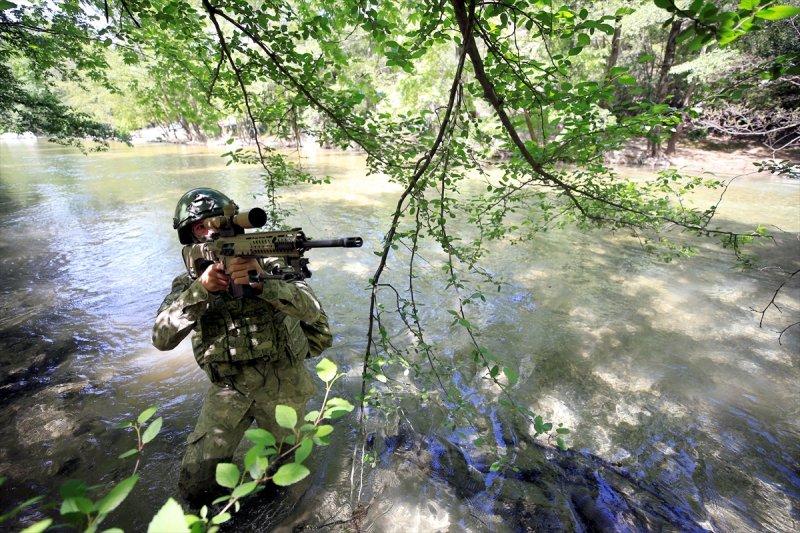 TSK Isparta'da, dünyanın en zorları arasında yer alan askeri eğitimi veriyor