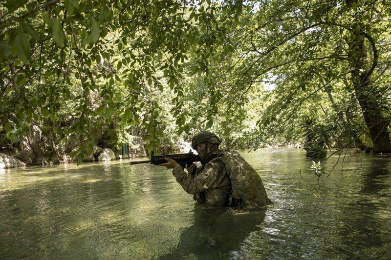 TSK Isparta'da, dünyanın en zorları arasında yer alan askeri eğitimi veriyor