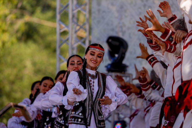 Rusya'daki Tatarlar ve Başkurtlar, Sabantuy Bayramı'nı kutladı