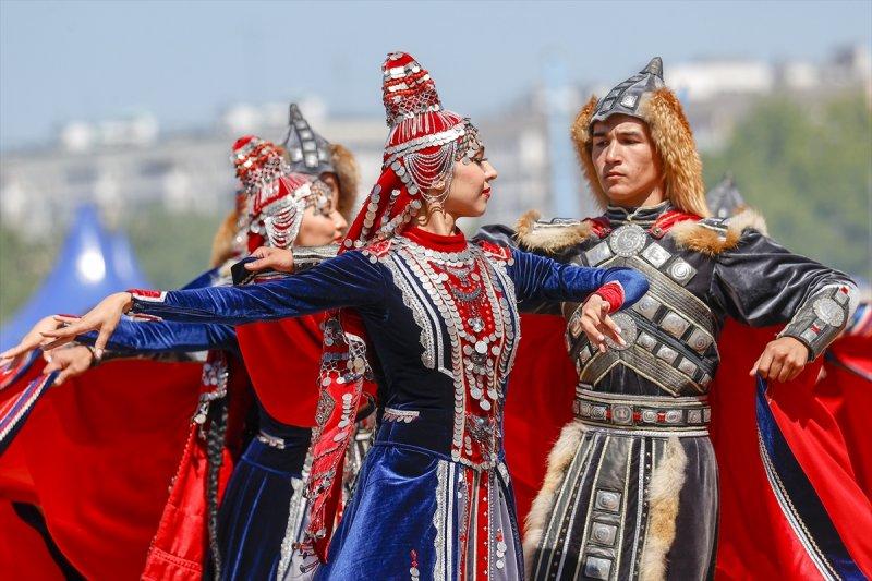 Rusya'daki Tatarlar ve Başkurtlar, Sabantuy Bayramı'nı kutladı