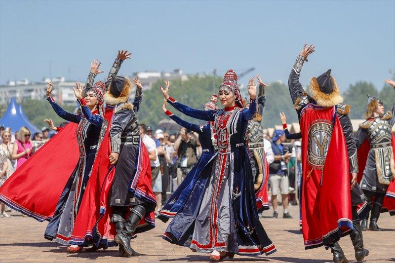 Rusya'daki Tatarlar ve Başkurtlar, Sabantuy Bayramı'nı kutladı