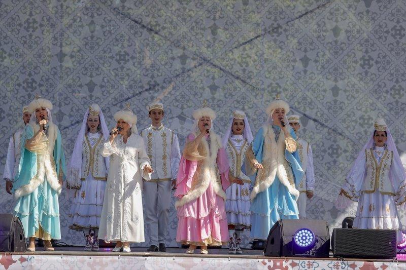 Rusya'daki Tatarlar ve Başkurtlar, Sabantuy Bayramı'nı kutladı