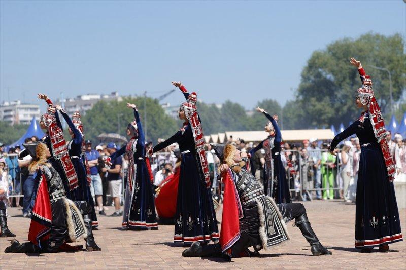Rusya'daki Tatarlar ve Başkurtlar, Sabantuy Bayramı'nı kutladı