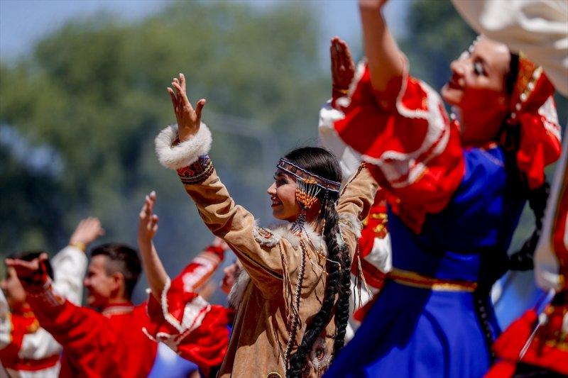 Rusya'daki Tatarlar ve Başkurtlar, Sabantuy Bayramı'nı kutladı
