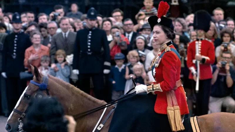 Fotoğraflarla İngiltere Kraliçesi 2'nci Elizabeth