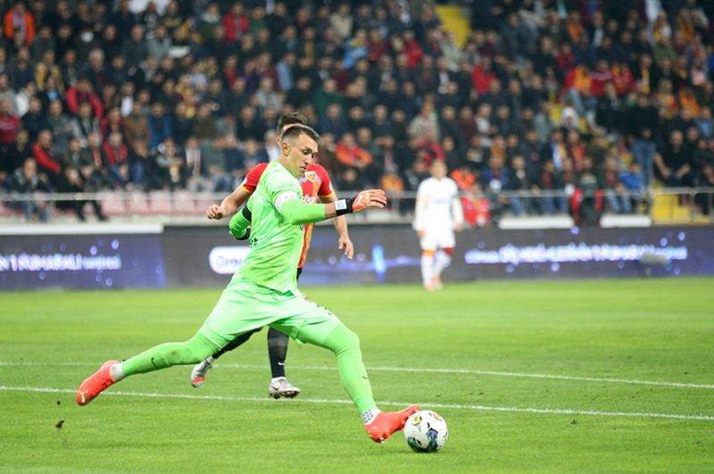 Galatasaray, Muslera'nın alternatifini buldu
