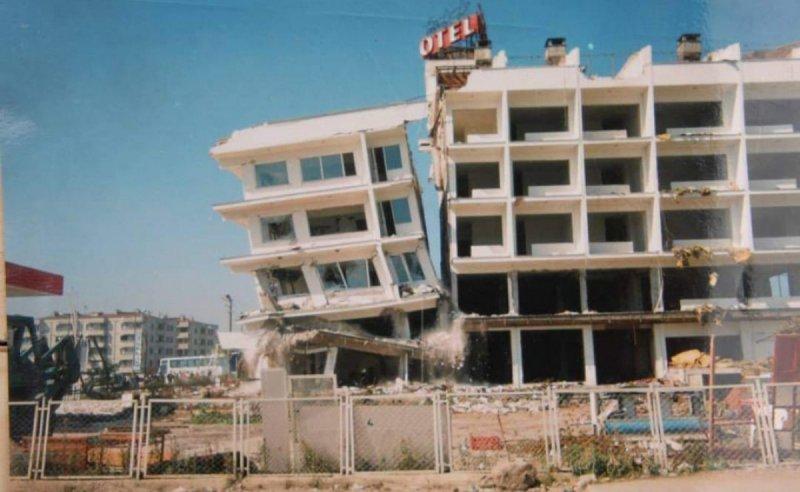 Düzce depreminin üzerinden 22 yıl geçti
