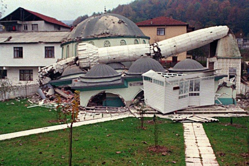 Düzce depreminin üzerinden 22 yıl geçti