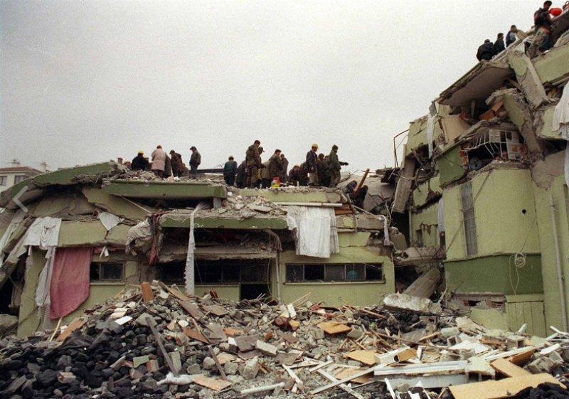 Düzce depreminin üzerinden 22 yıl geçti