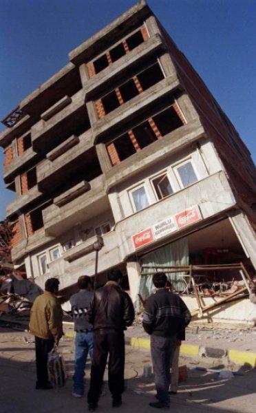 Düzce depreminin üzerinden 22 yıl geçti