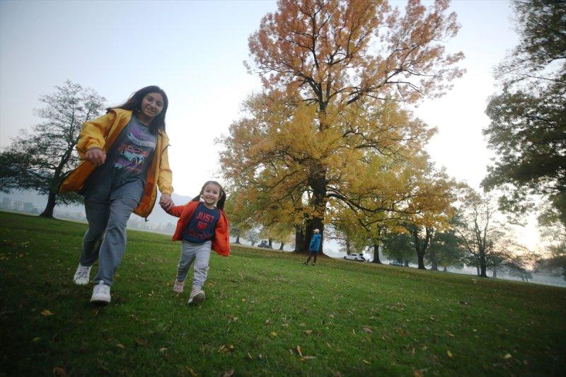 Efteni Gölü, sonbaharın büyülü renklerine büründü