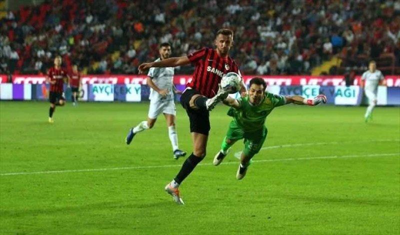 Süper Lig'de kalesini en fazla gole kapatan kaleciler