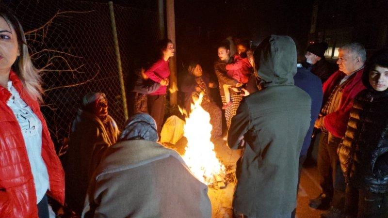 Düzce 5.9 şiddetindeki depremle sarsıldı