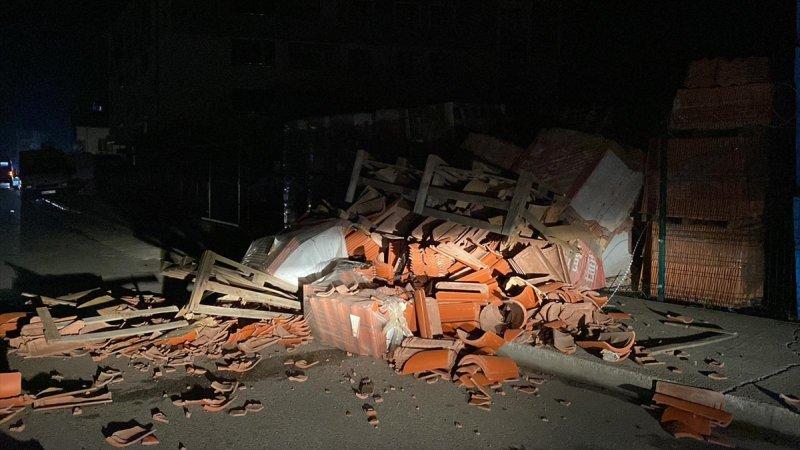 Düzce 5.9 şiddetindeki depremle sarsıldı