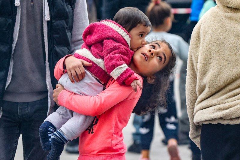 Düzce 5.9 şiddetindeki depremle sarsıldı