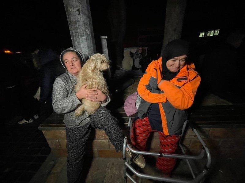 Düzce 5.9 şiddetindeki depremle sarsıldı