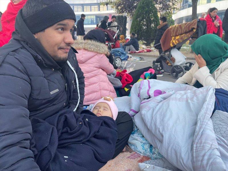 Düzce 5.9 şiddetindeki depremle sarsıldı