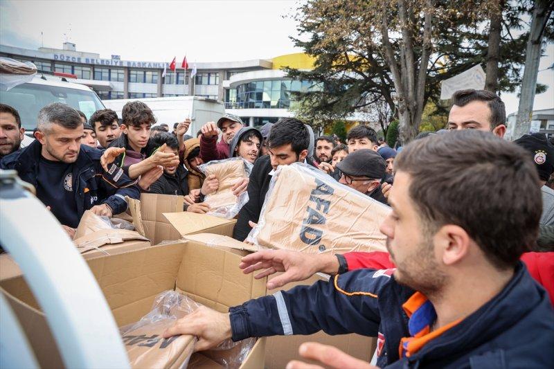 Düzce 5.9 şiddetindeki depremle sarsıldı