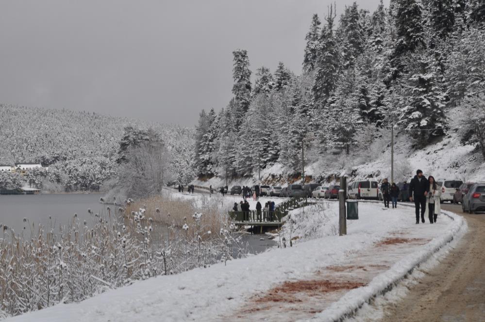 Abant Gölü'nden kar manzaraları